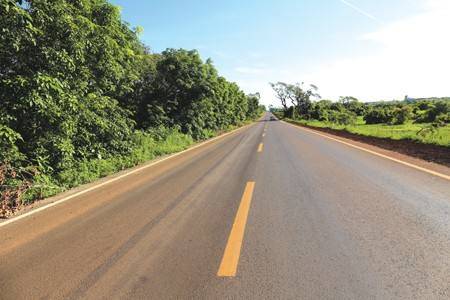 公路路面資質三級升二級要多少人?