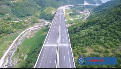 今日播報(bào) 年底通車又近一步 杭紹臺高速公路工程臺州段全線瀝青路面攤鋪全部完成